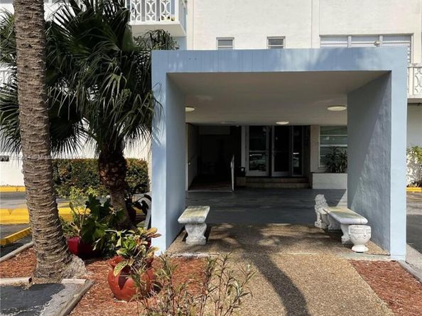 13155 Ixora Ct 603, North Miami FL 33181