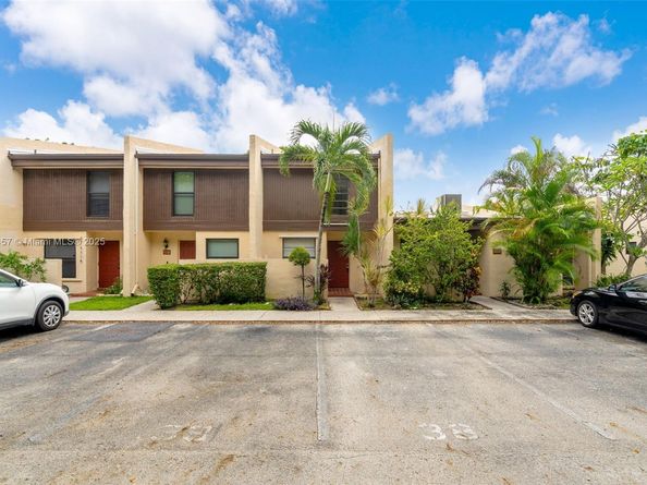 1161 NW 99th Ter 38, Pembroke Pines FL 33024