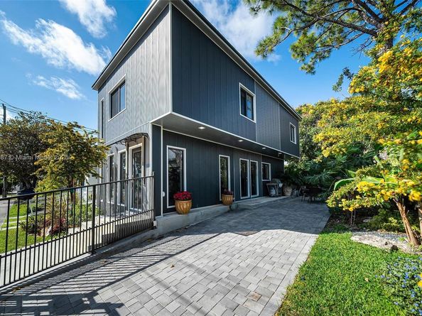 2692 SW 31 Avenue, Miami FL 33133