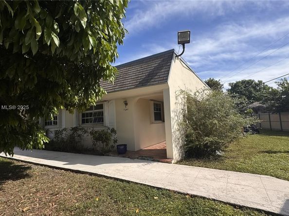 17247 SW 112th Pl 21044, Miami FL 33157