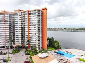 1351 NE Miami Gardens Dr