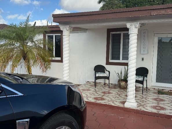 815 E 32nd St, Hialeah FL 33013