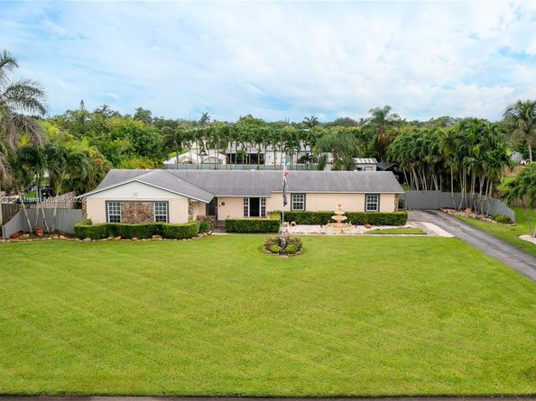 1442 NW 20th St, Homestead FL 33030