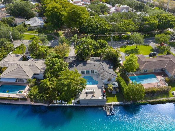5000 Riviera Dr, Coral Gables FL 33146