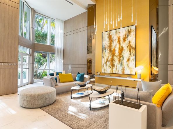 21055 Yacht Club Dr 605, Aventura FL 33180