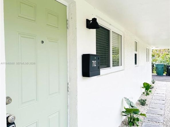 700 NW 18th St, Fort Lauderdale FL 33311