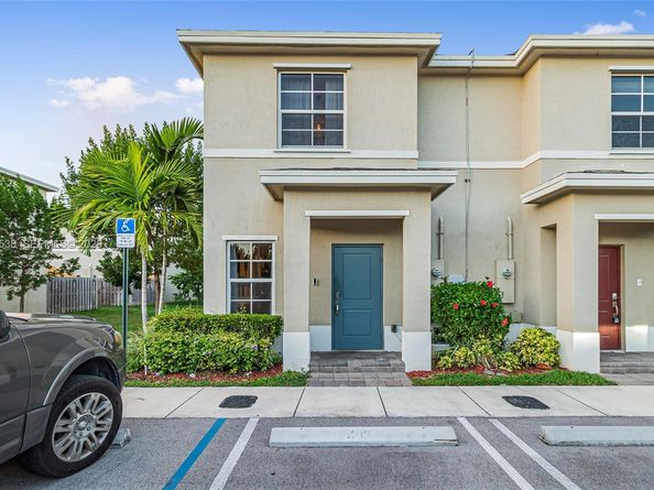 476 NE 5th St, Florida City FL 33034