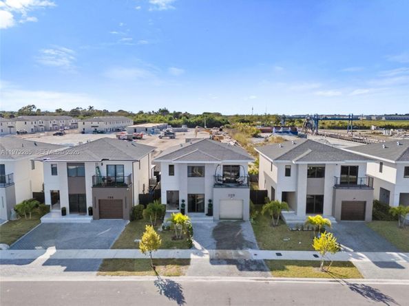 209 NW 13th Pl, Florida City FL 33034