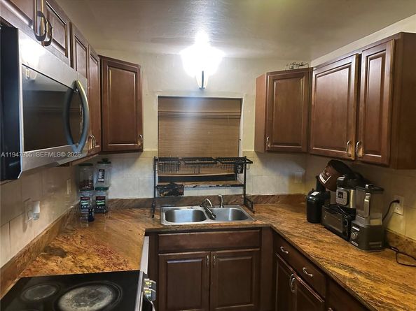 2461 Rodman St, Hollywood FL 33020