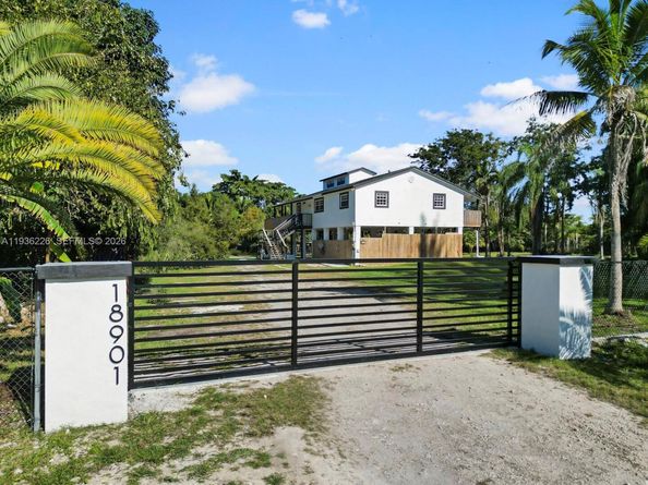 18901 SW 59th St, Southwest Ranches FL 33332