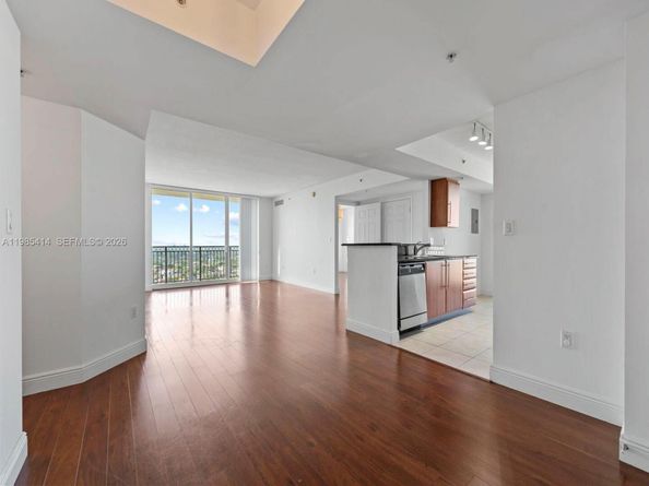3232 SW 22nd Ter 1609, Miami FL 33145