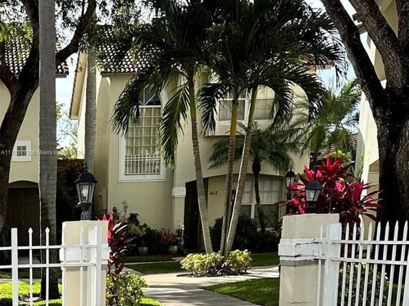 412 NW 108th Ter, Pembroke Pines FL 33026