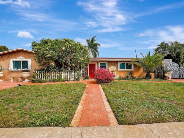 421 NW 77th Way, Pembroke Pines FL 33024