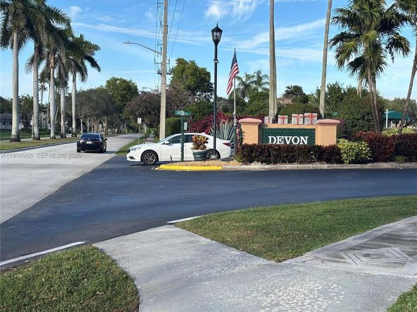 7120 S Devon Dr 110, Tamarac FL 33321