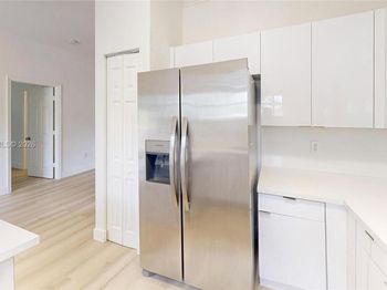 372 NE 26th Pl