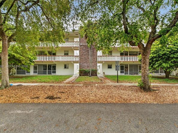 412 S Luna Ct 11, Hollywood FL 33021