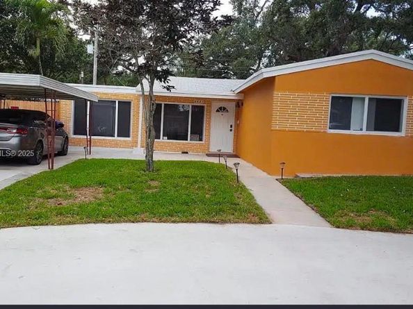 6641 Freedom St, Hollywood FL 33024