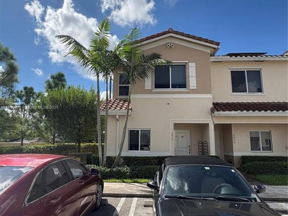 2800 NW 180th St, Miami Gardens FL 33056