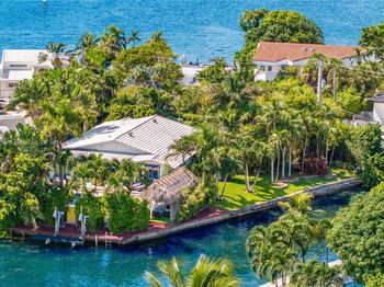 7975 Biscayne Point Cir