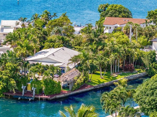 7975 Biscayne Point Cir, Miami Beach FL 33141