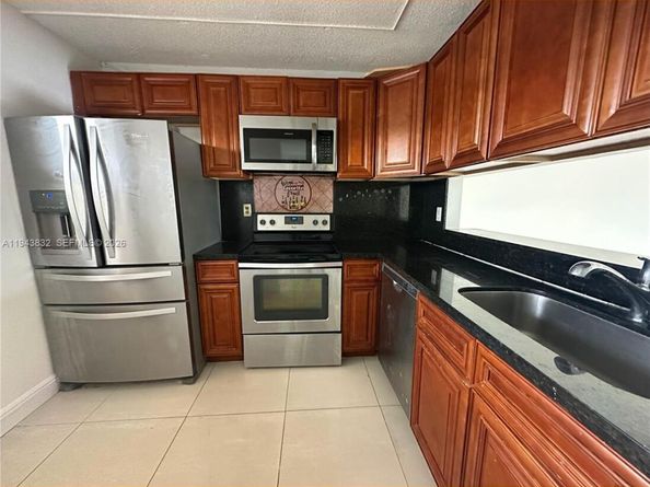 3396 Foxcroft Rd 305, Miramar FL 33025