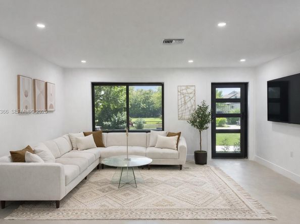 7904 SW 139th Ct, Miami FL 33183