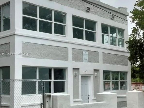 629 9th St, West Palm Beach FL 33401