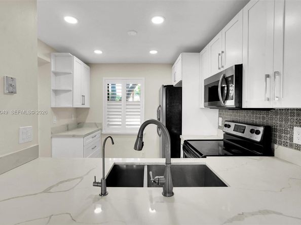 10401 W Broward Blvd 205, Plantation FL 33324