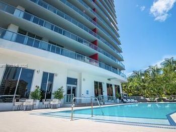 2600 E Hallandale Beach Blvd