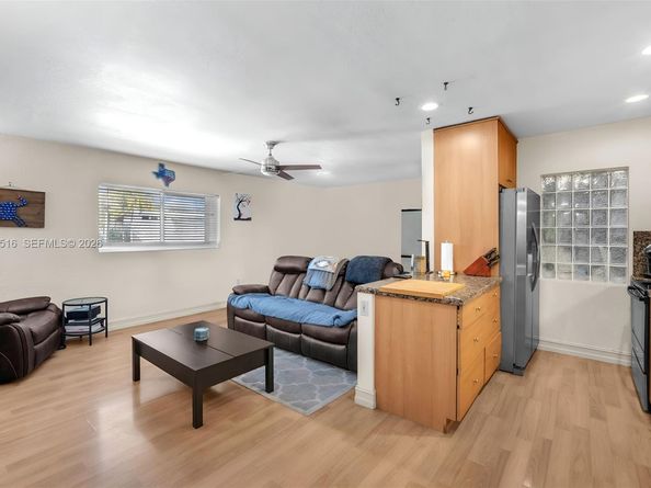 1423 Holly Heights Dr 18, Fort Lauderdale FL 33304