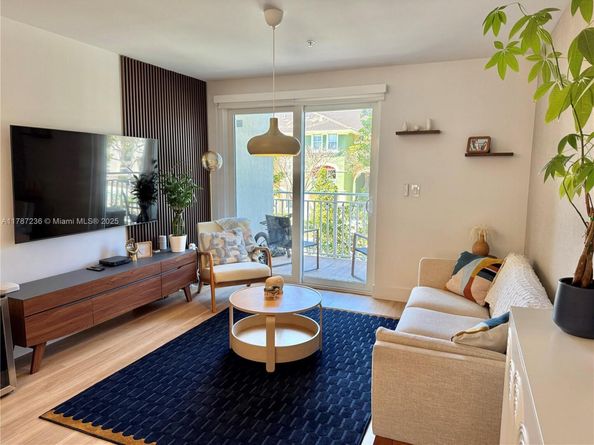 10950 NW 82nd St 205, Doral FL 33178