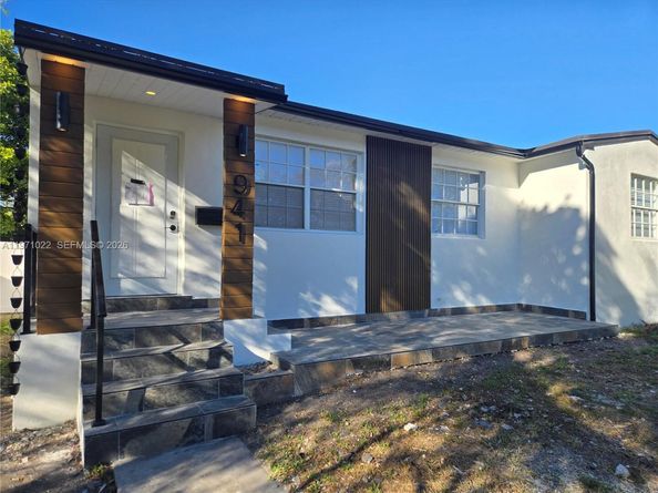 941 NE 154th St, North Miami Beach FL 33162