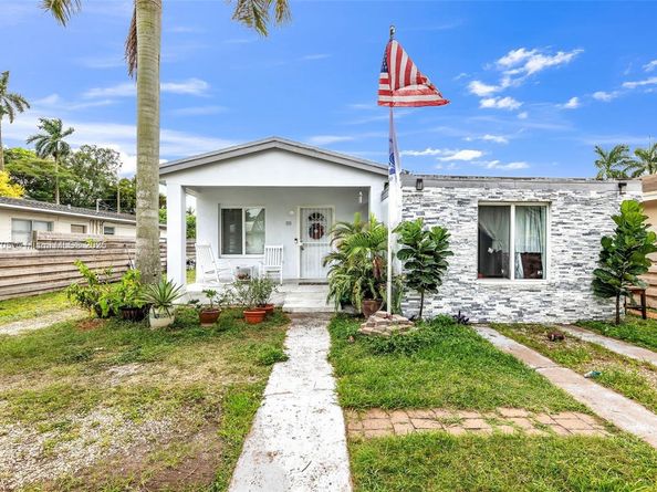 110 NE 9th Ct, Homestead FL 33030