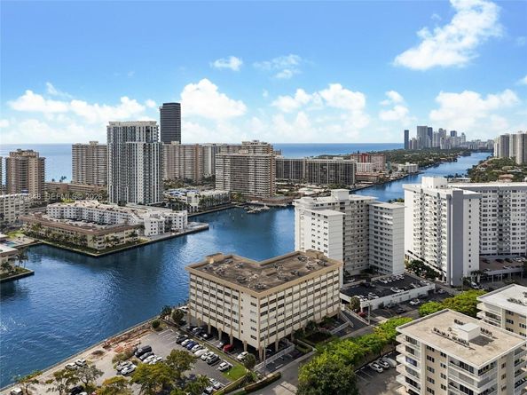 111 Golden Isles Dr G4, Hallandale Beach FL 33009