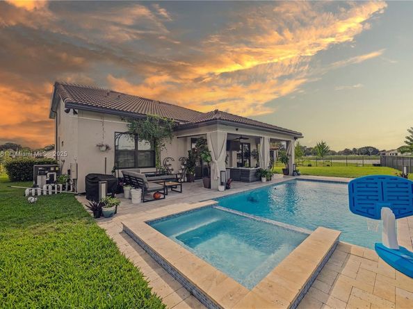 8152 NW 78th St, Tamarac FL 33321