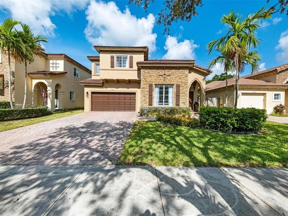 22536 SW 94th Pl, Cutler Bay FL 33190