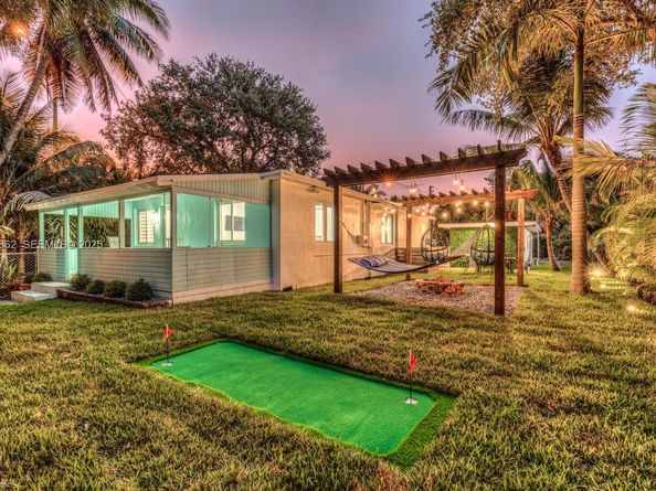 1960 Riverside Dr, Fort Lauderdale FL 33312