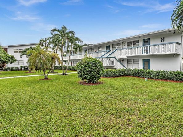 160 Markham H 160, Deerfield Beach FL 33442