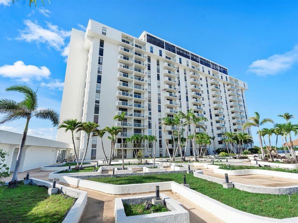 13499 Biscayne Blvd 406, North Miami FL 33181