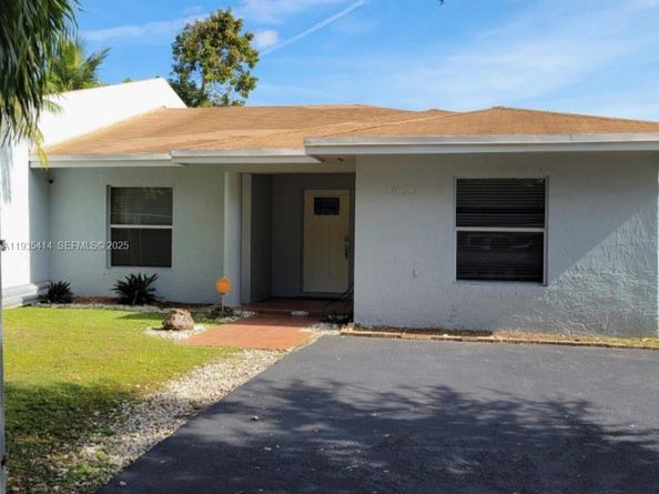 18953 SW 113th Ct, Miami FL 33157