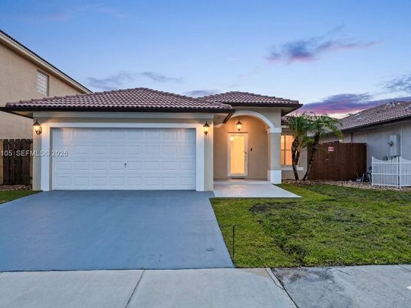 21505 SW 89th Path, Cutler Bay FL 33189