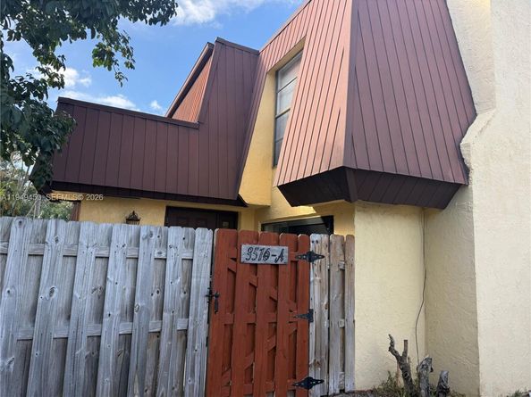 3516 Gardens East Dr A, Palm Beach Gardens FL 33410