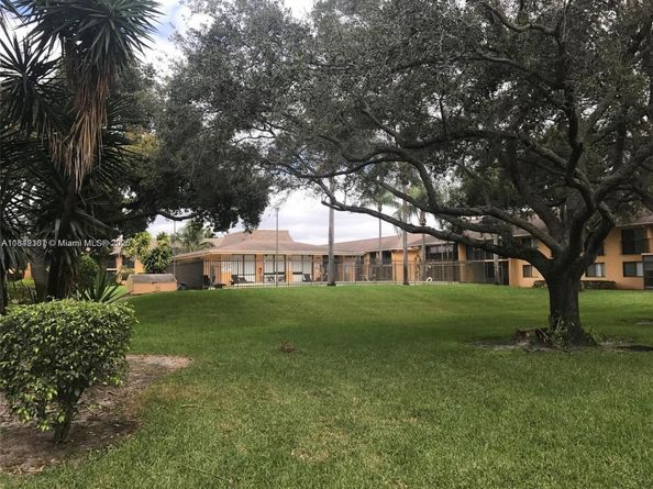 5831 Washington St 45, Hollywood FL 33023