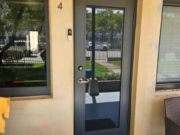 351 E 4th Ave 4, Hialeah FL 33010