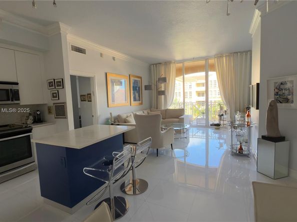 3001 NE 185th St 532, Aventura FL 33180