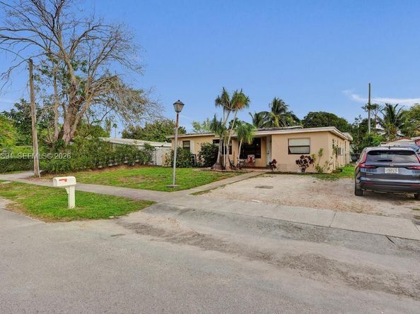 3500 SW 37th St, West Park FL 33023