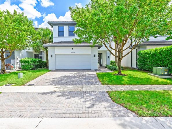 4924 Whispering Way, Dania Beach FL 33312