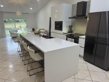 2002 Andromeda Ln