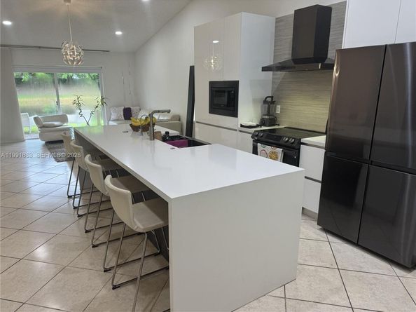 2002 Andromeda Ln, Weston FL 33327