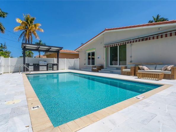 1045 Hollywood Blvd, Hollywood FL 33019